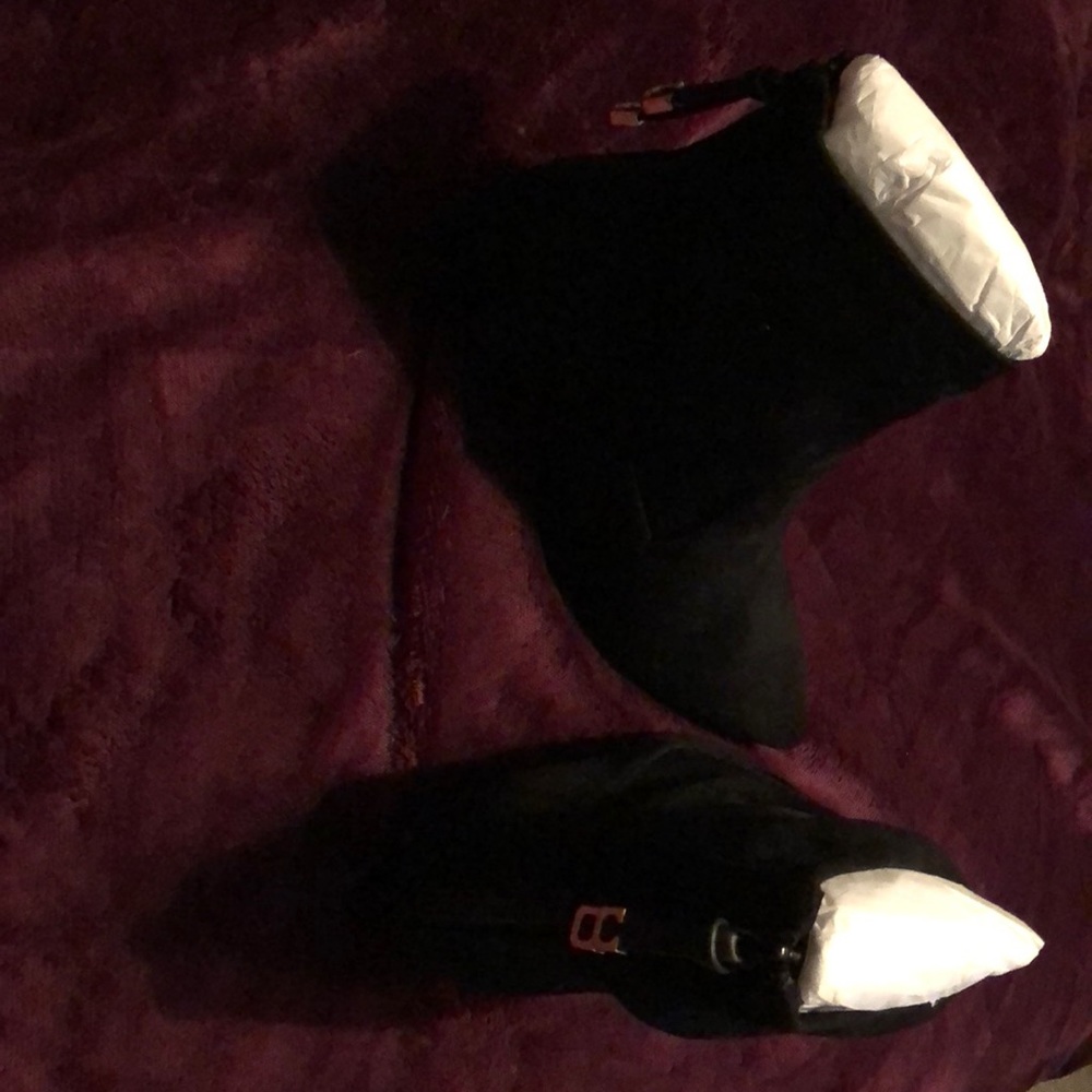 Boots - Picture 2 of 3